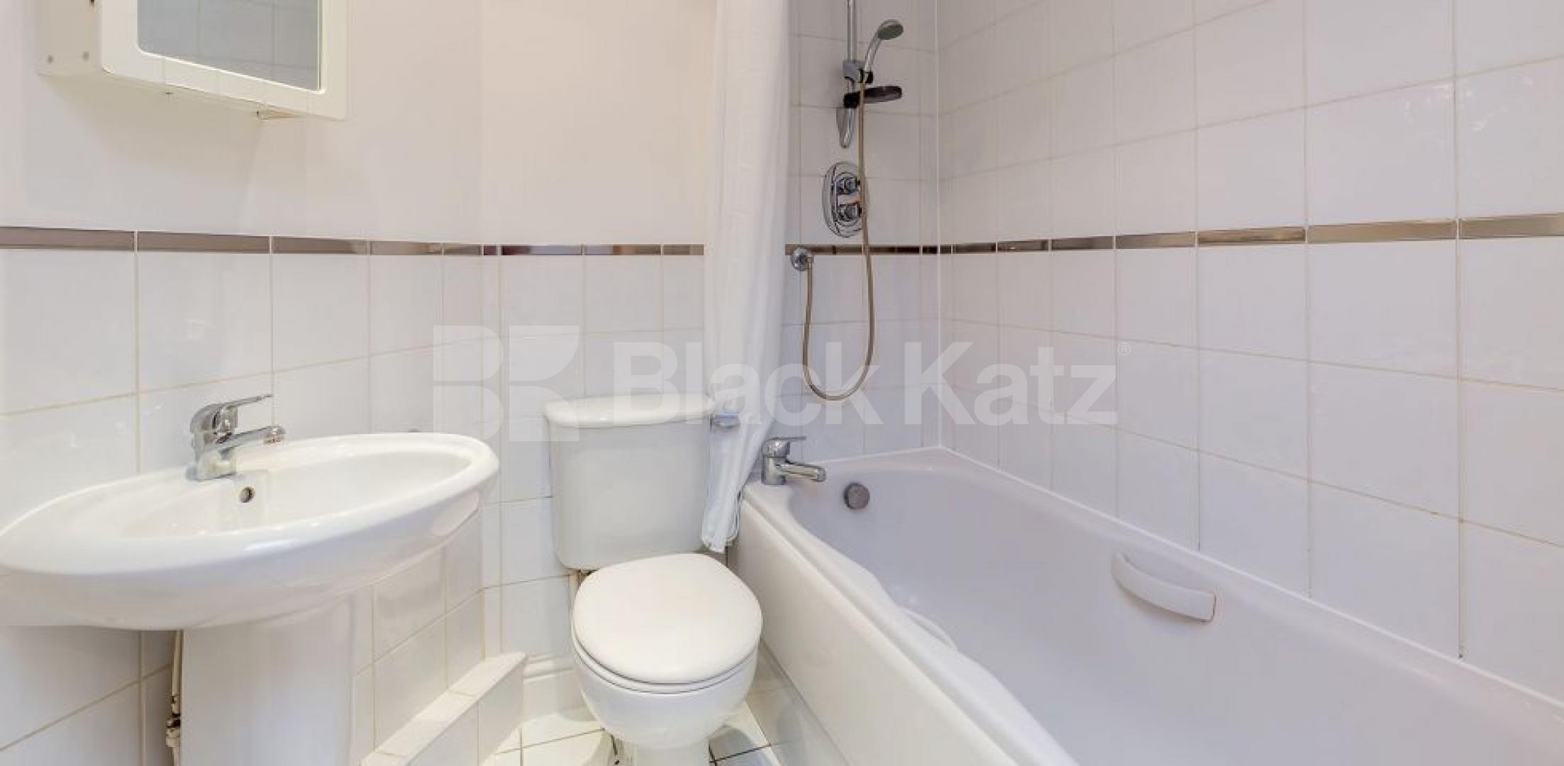 			2 BED 2 BATH!, 2 Bedroom, 2 bath, 1 reception Flat			 Tollington Way, HOLLOWAY